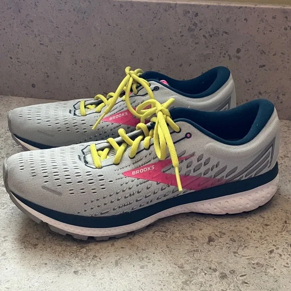 Brooks Ghost 13 Running Walking Gray/Pink Sneaker Women’s Size 11.5 Medium GUC - Picture 1 of 6